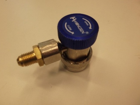 SteyrTek - Low pressure connector for AC-machines